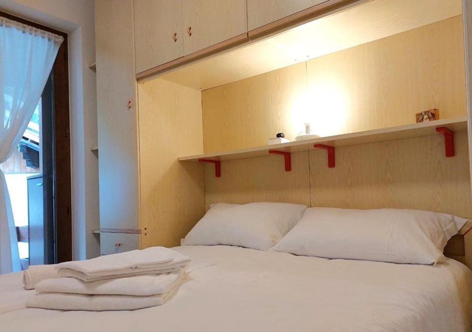 Bed, Balcony/Terrace, Bedroom