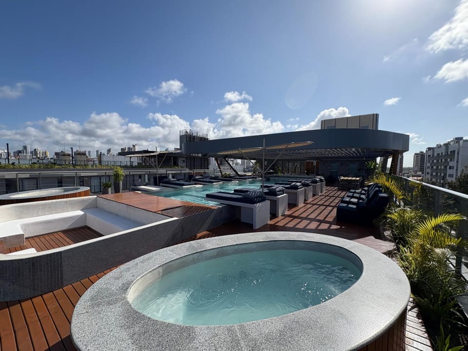 Hot Tub, Swimming pool