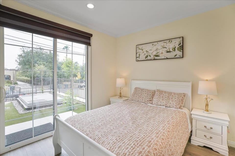 Stylish Pasadena Stay Near Old Town & Rose Bowl House in Pasadena