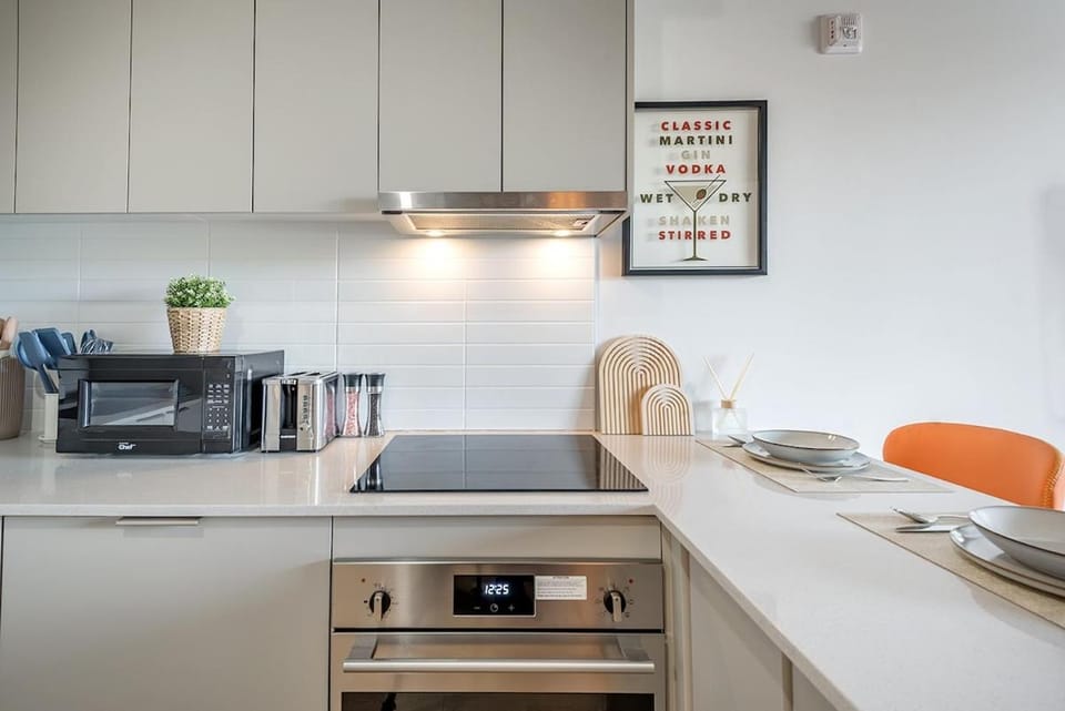 Coffee/tea facilities, Kitchen or kitchenette, Dining area, oven, pet friendly, stove, toaster