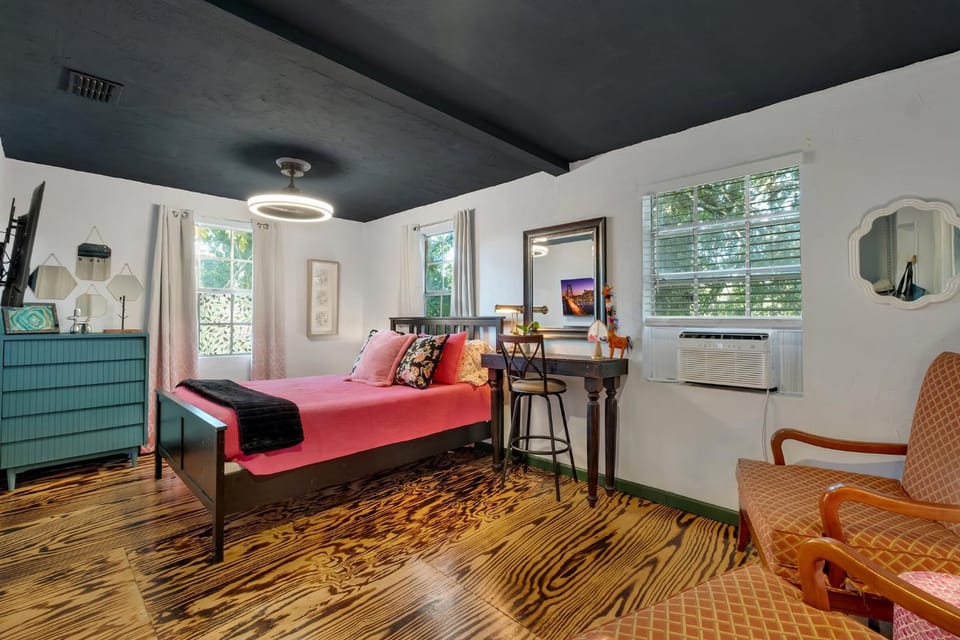 Artsy 2BR, Near FSU & Downtown House in Tallahassee