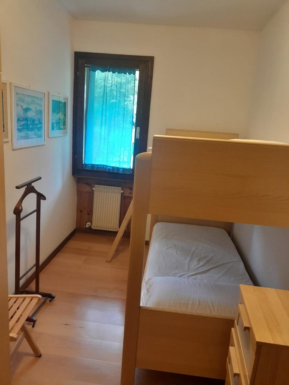 Bed, Photo of the whole room, Bedroom, bunk bed