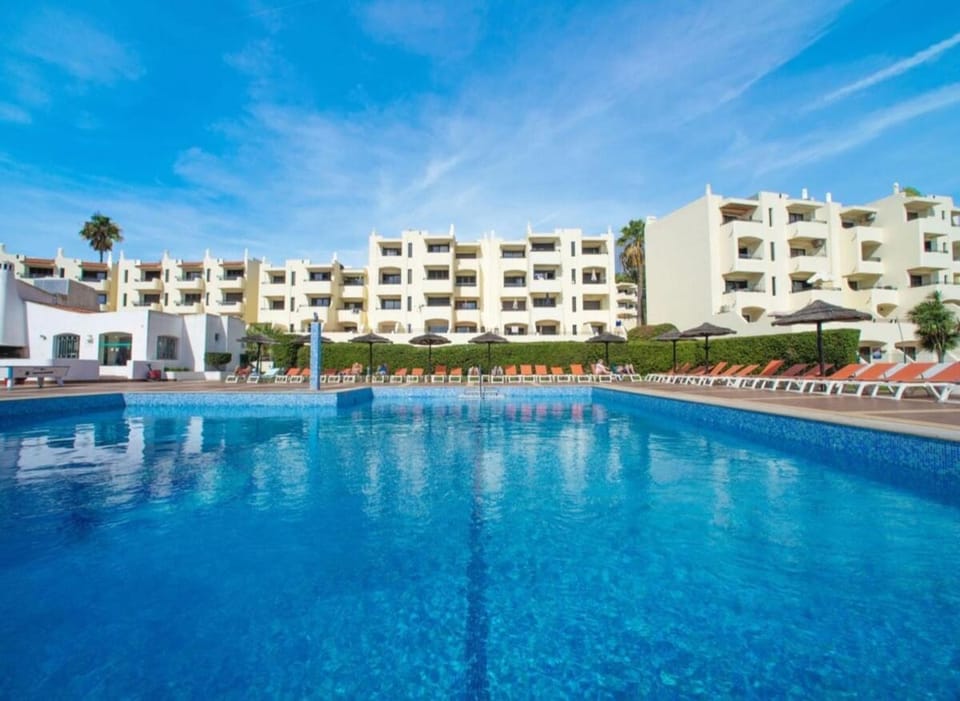 Sea view studio, terrace & pools - Albufeira Apartment in Guia