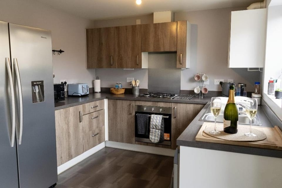 Coffee/tea facilities, Kitchen or kitchenette, dishwasher, microwave, oven, stove, toaster