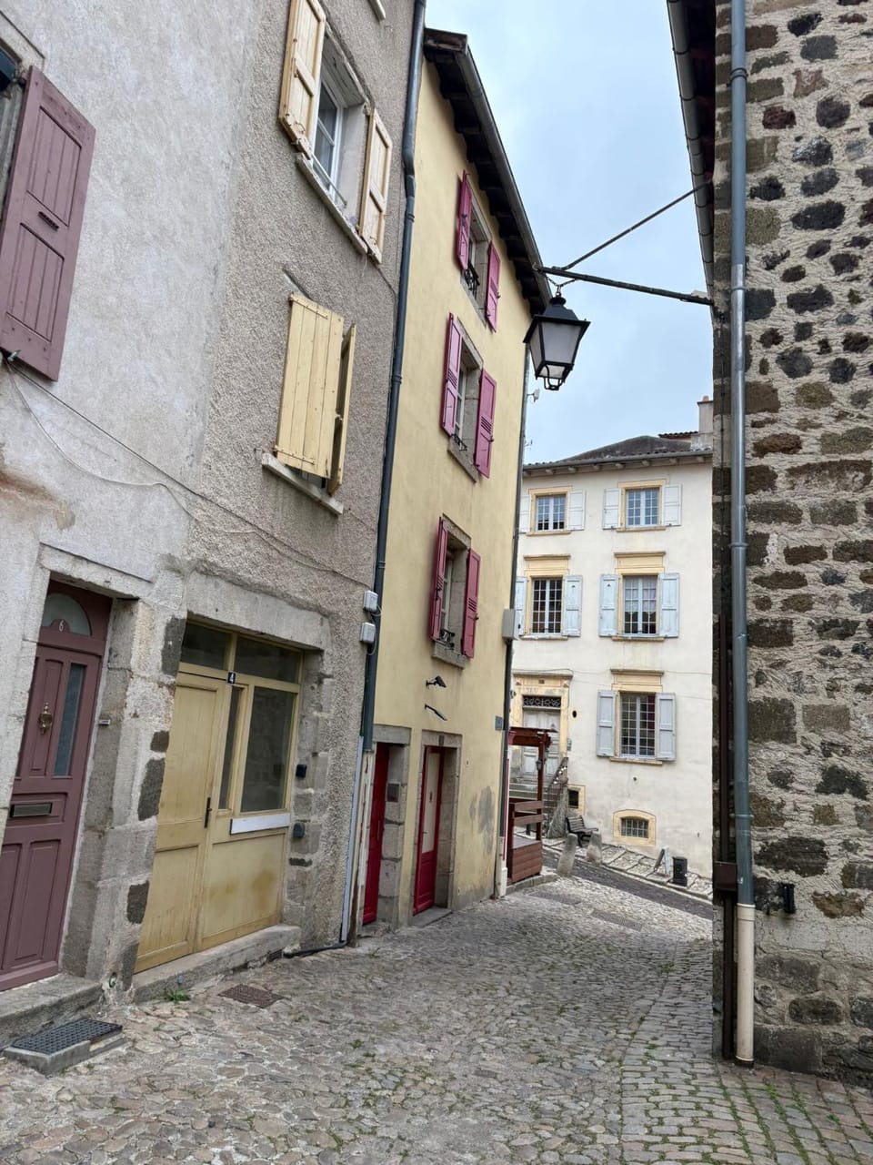 Property building, Neighbourhood, City view, Location
