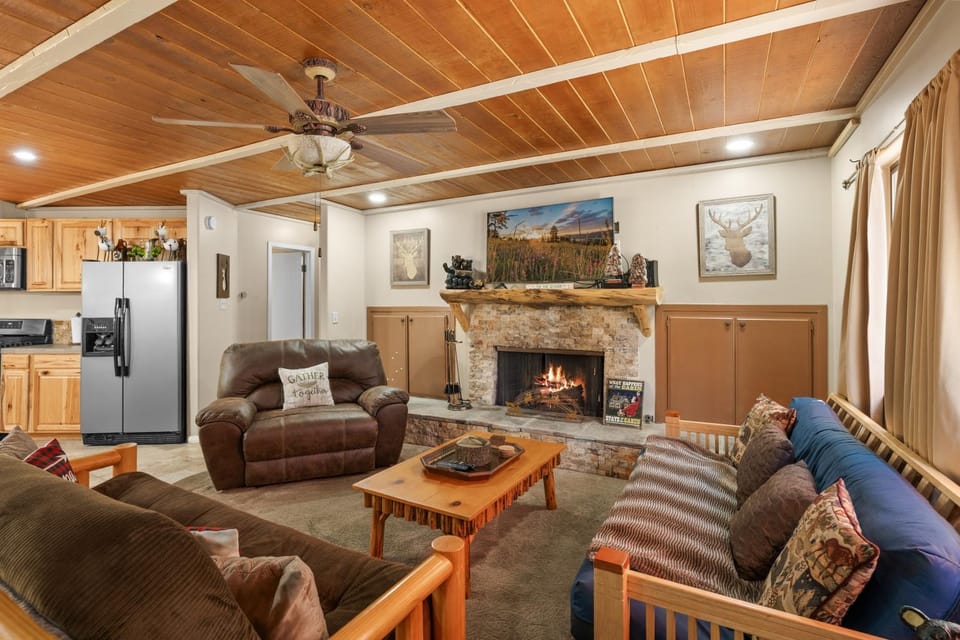 TV and multimedia, Living room, fireplace