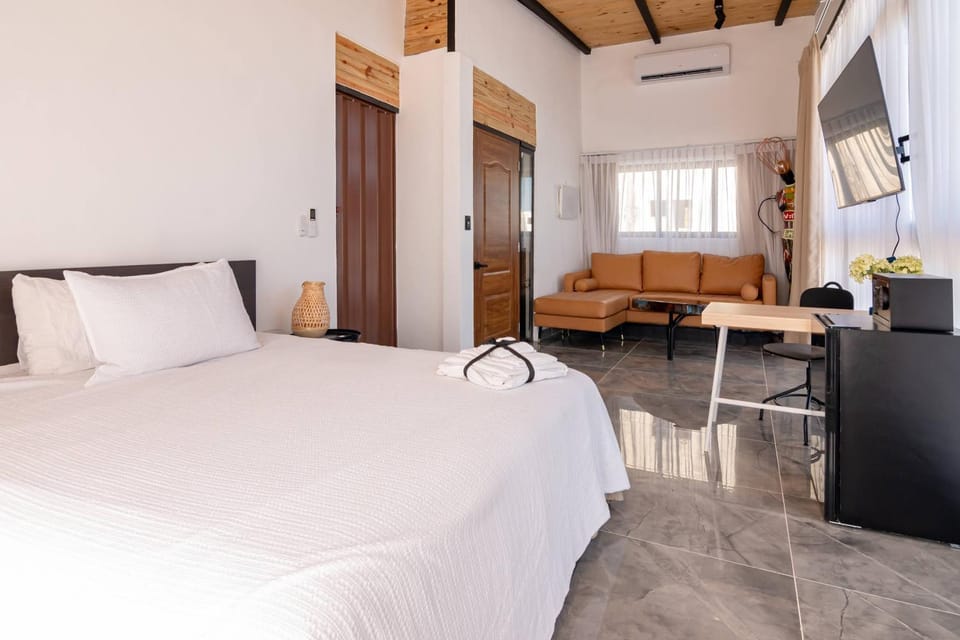 Living room, Bedroom, air conditioner