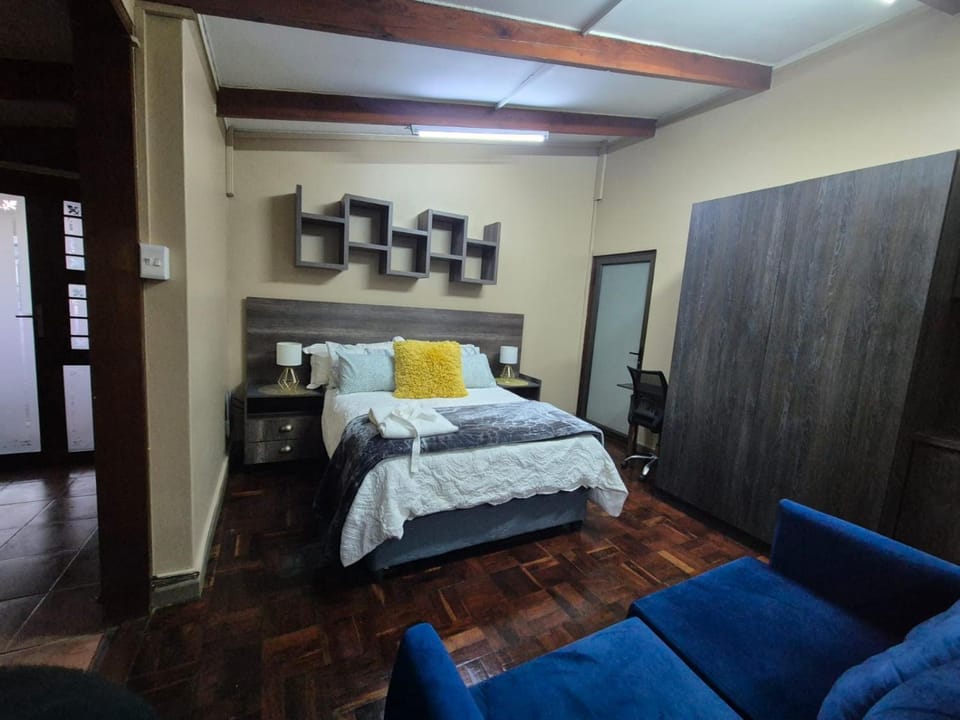 Modern Van Riebeeck Park Accomodation Apartment in Western Cape