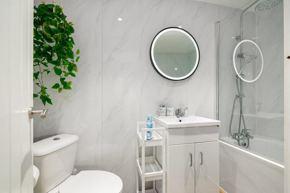 Shower, Toilet, Bathroom
