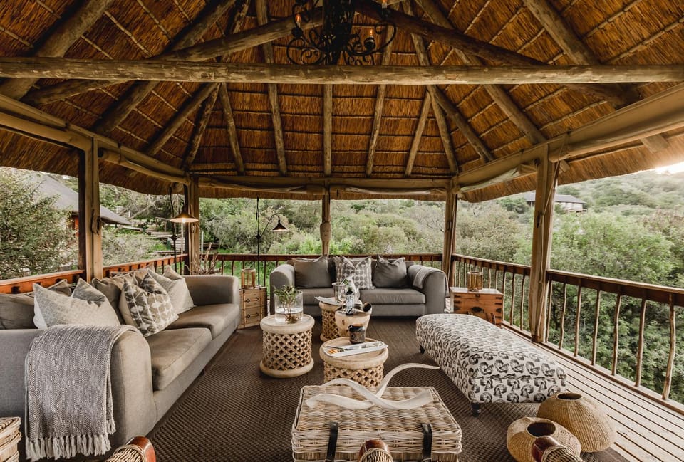 Lounge or bar, Seating area
