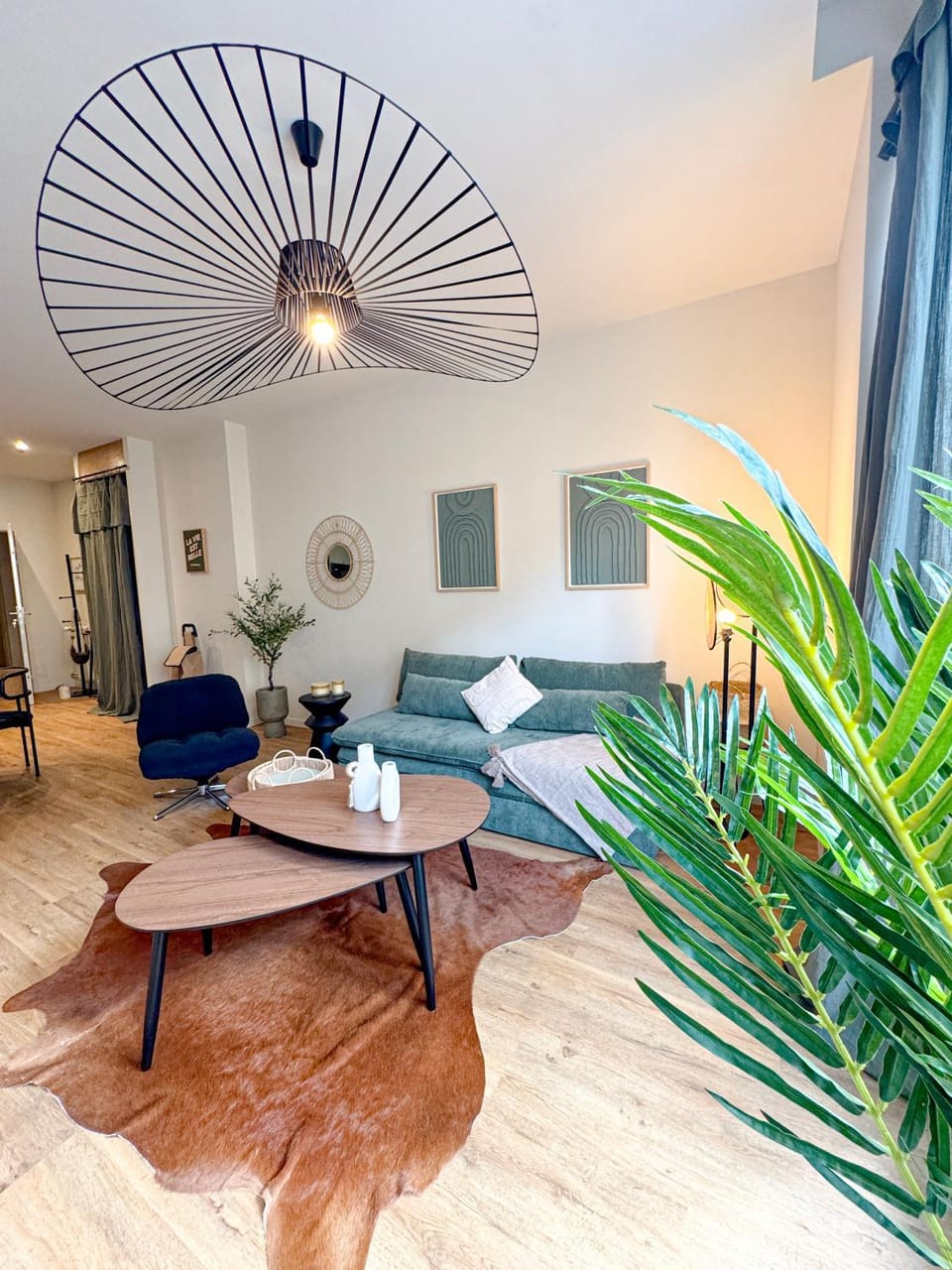 Communal lounge/ TV room, Living room, Seating area