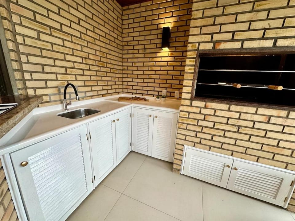 Lindíssimo apto a 70M DO MAR dos ingleses em Floripa Apartment in Florianopolis