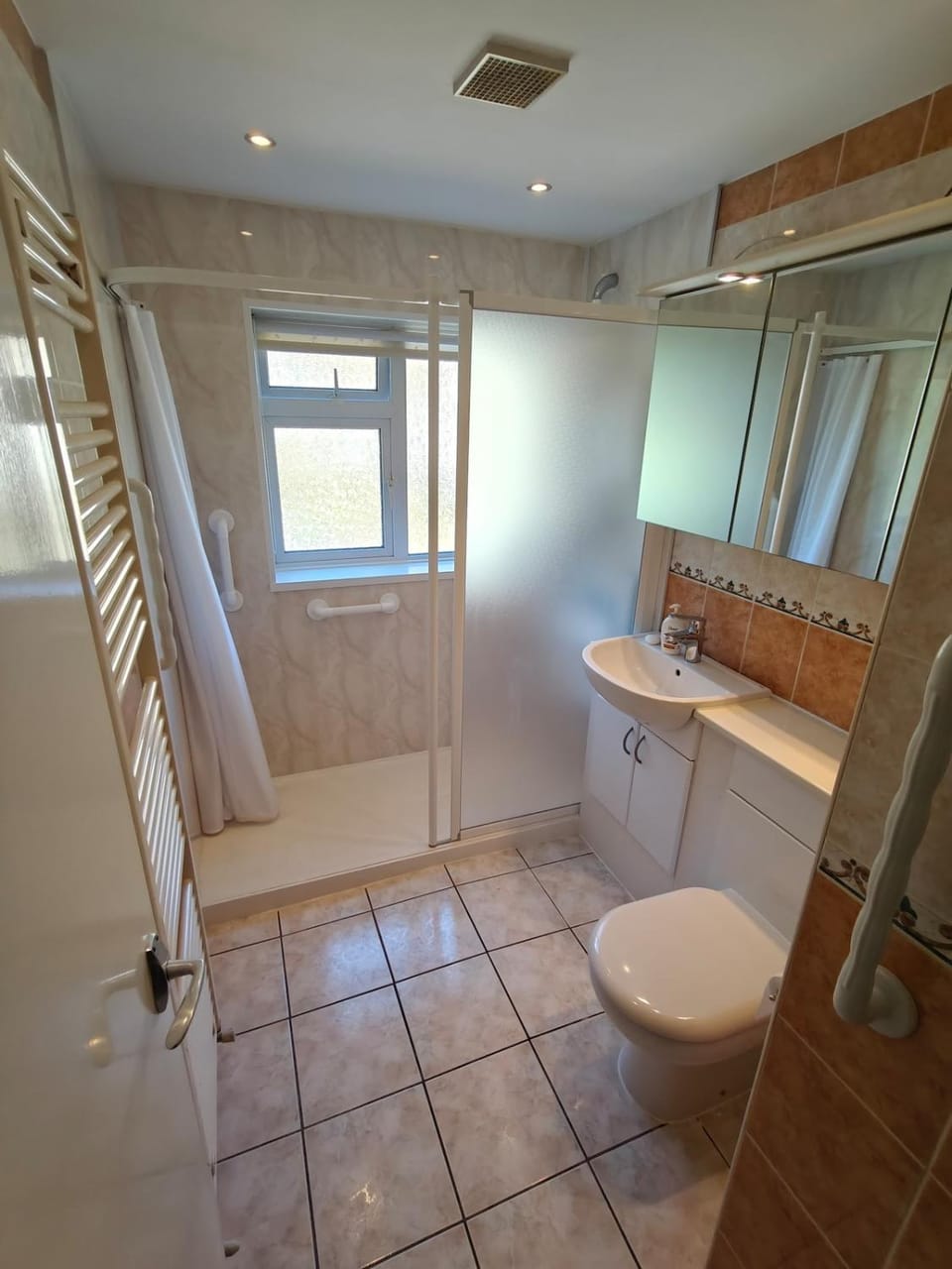 Shower, Toilet, Bathroom