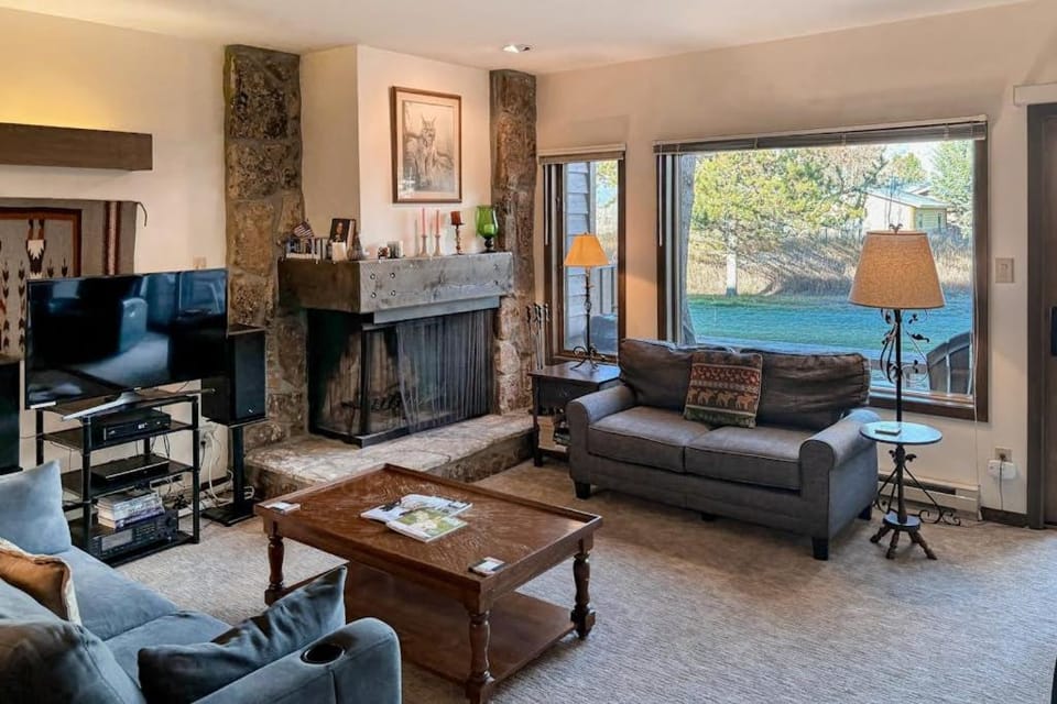 Glacier C Apartment in Wyoming