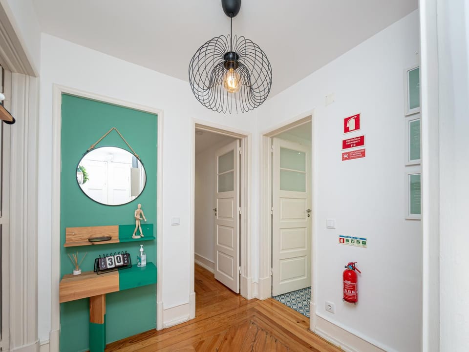 Bathroom, Communal kitchen