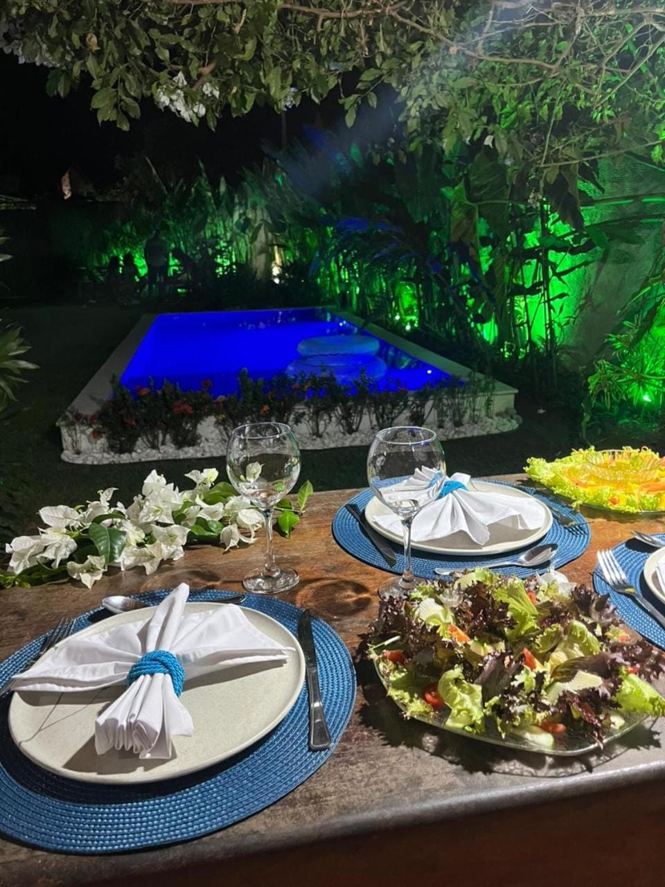 Food and drinks, Garden view