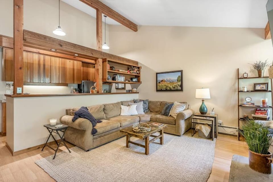 622 Tamarack Apartment in Wilson