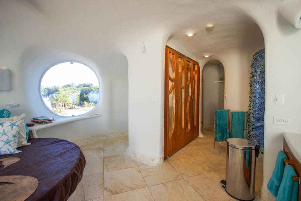 Turtle Studio Retreat at Swan Villas -Gold Standard Certified Apartment in Stann Creek District