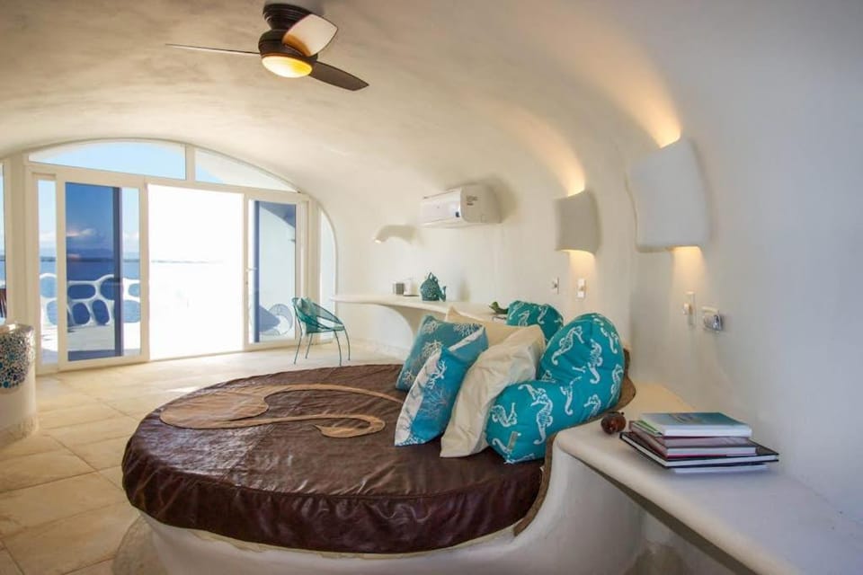 Turtle Studio Retreat at Swan Villas -Gold Standard Certified Apartment in Stann Creek District