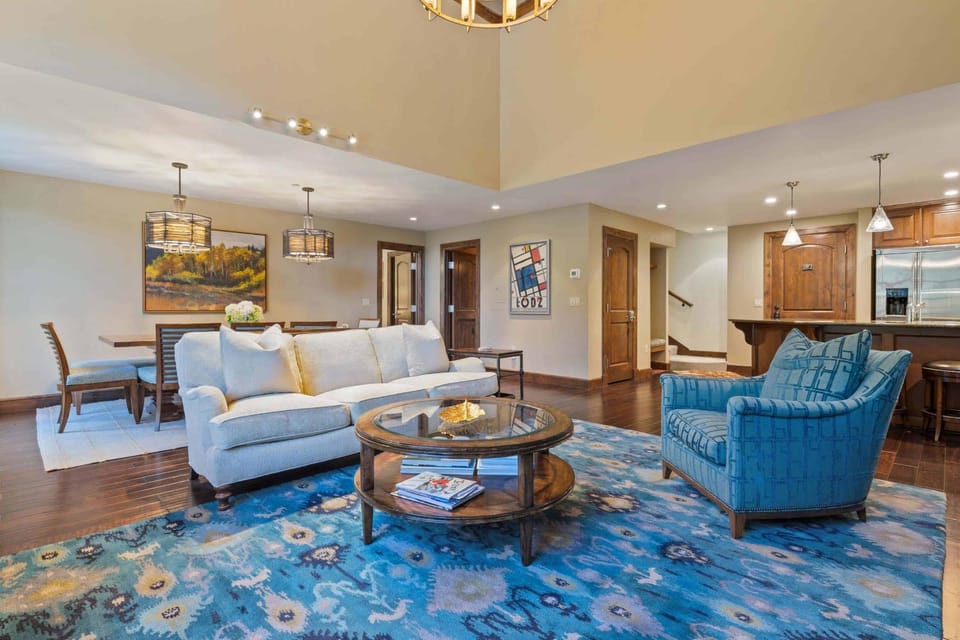 Ascent 405 by East West Hospitality Apartment in Avon