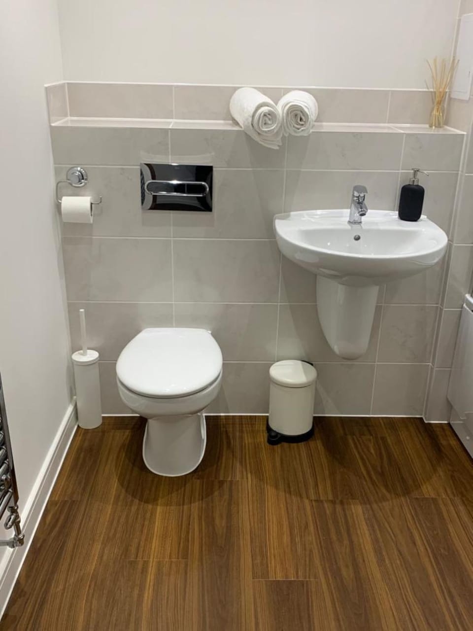 Shower, Toilet, Bathroom, towels