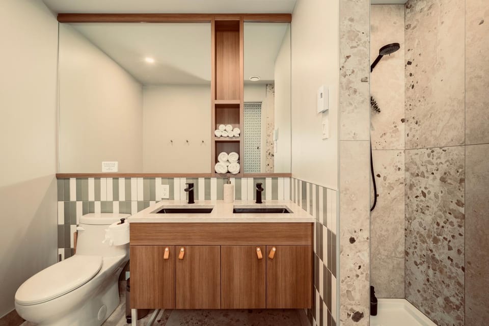 Shower, Toilet, Bathroom