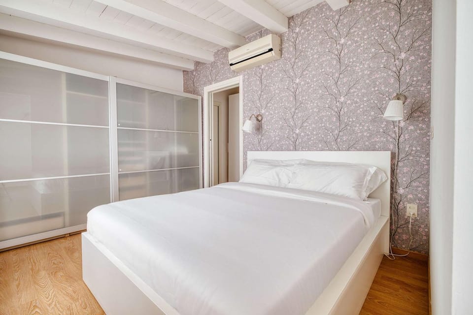 Bed, Photo of the whole room, Bedroom, air conditioner