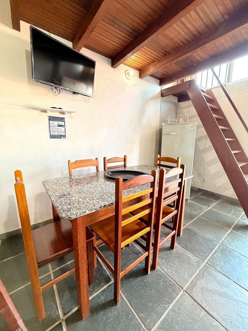 Kitchen or kitchenette, Seating area