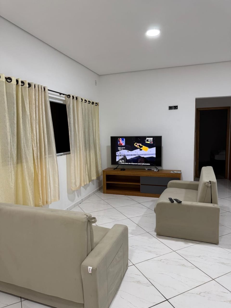 Communal lounge/ TV room, TV and multimedia, Living room