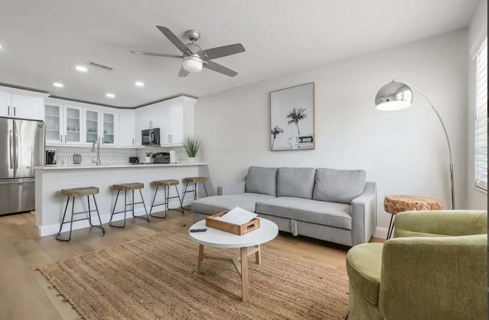 Cozy 1BR Condo Family & Pet Friendly House in Apollo Beach
