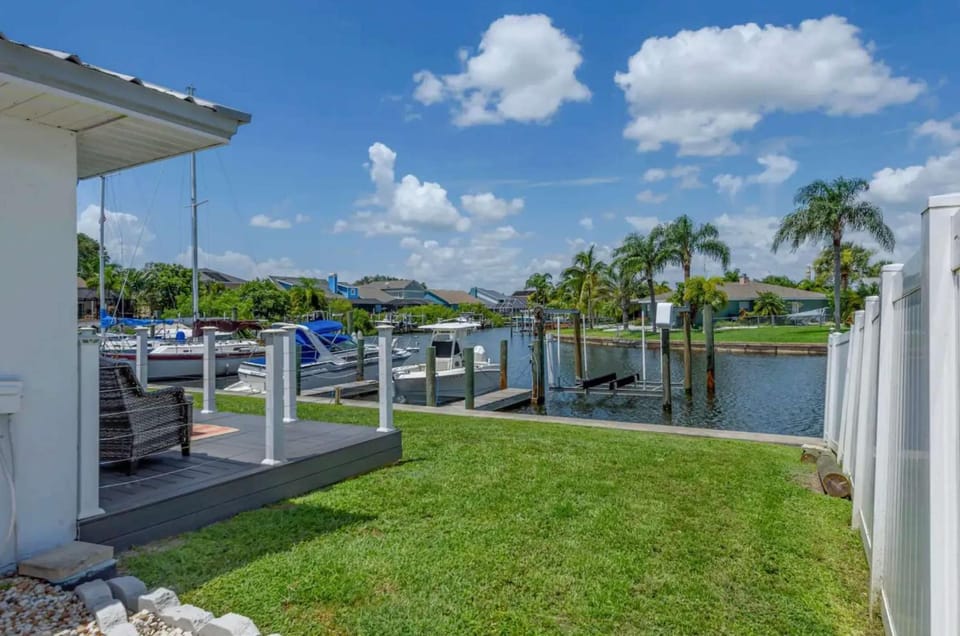 Cozy 1BR Condo Family & Pet Friendly House in Apollo Beach