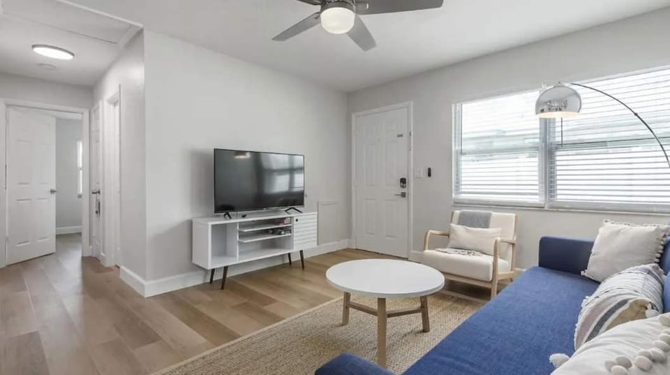 Waterfront - Family & Pet Friendly for 6 House in Apollo Beach