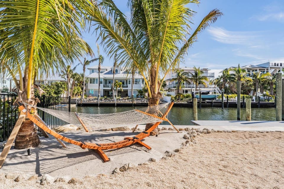 Luxury Waterfront - Sauna - Games - Minigolf - Gym House in Anna Maria Island