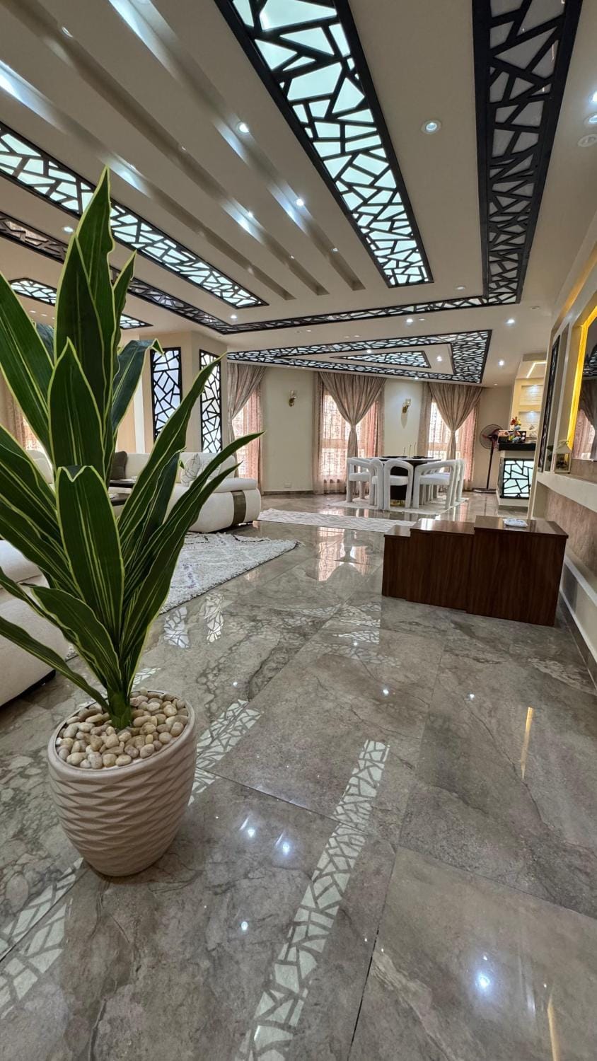 شقه فاخره بالدقي Apartment in Egypt