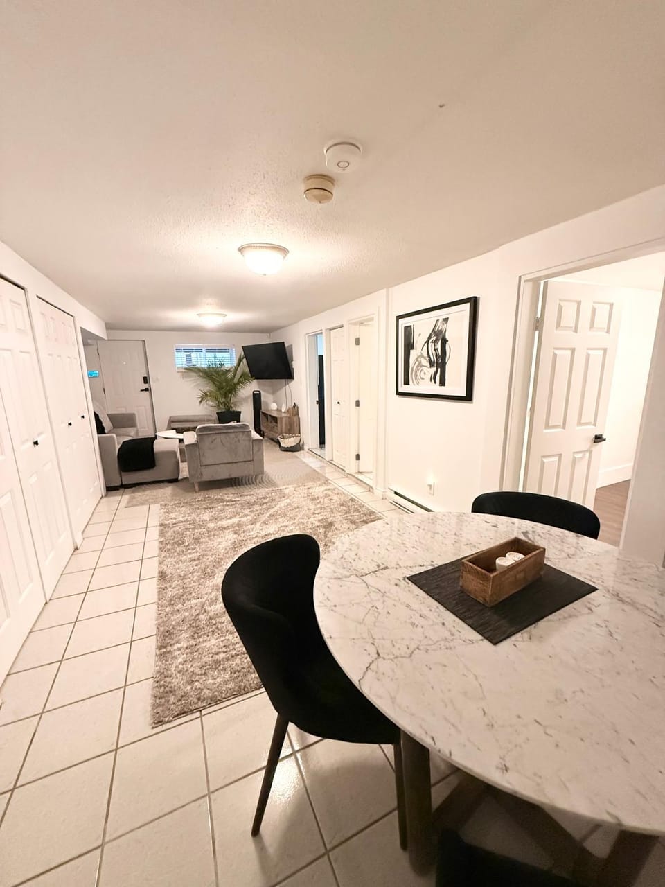 TV and multimedia, Living room, Photo of the whole room, Dining area
