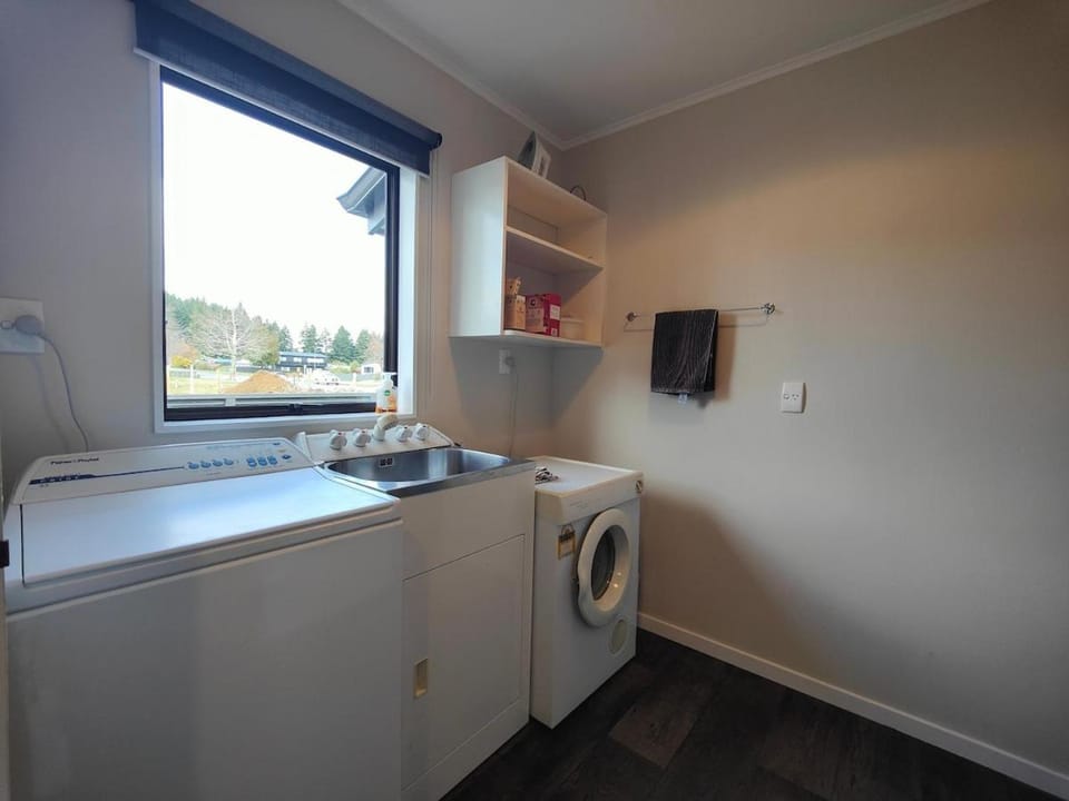 Luxmore Lookout House in Te Anau