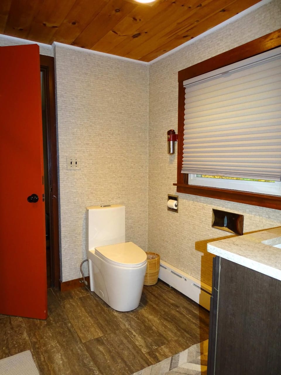 Beautiful Guest Cabin on Quiet Estate Cabin in Northborough