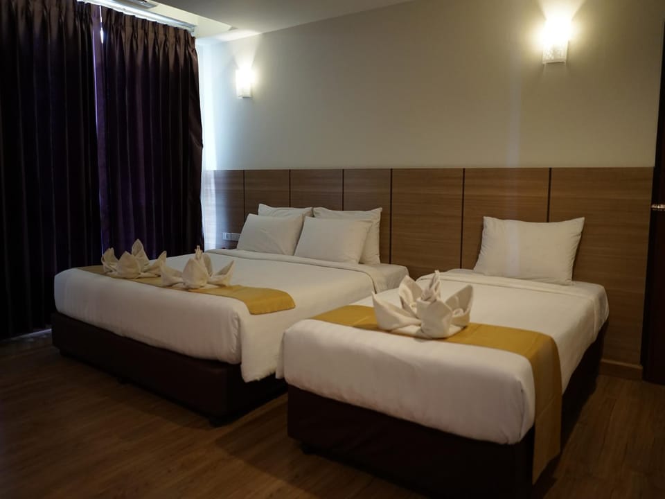 Bed, Photo of the whole room, Decorative detail
