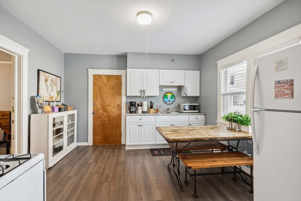 BrewLoft Cleveland - Near Rock Hall & Downtown Apartment in Lakewood