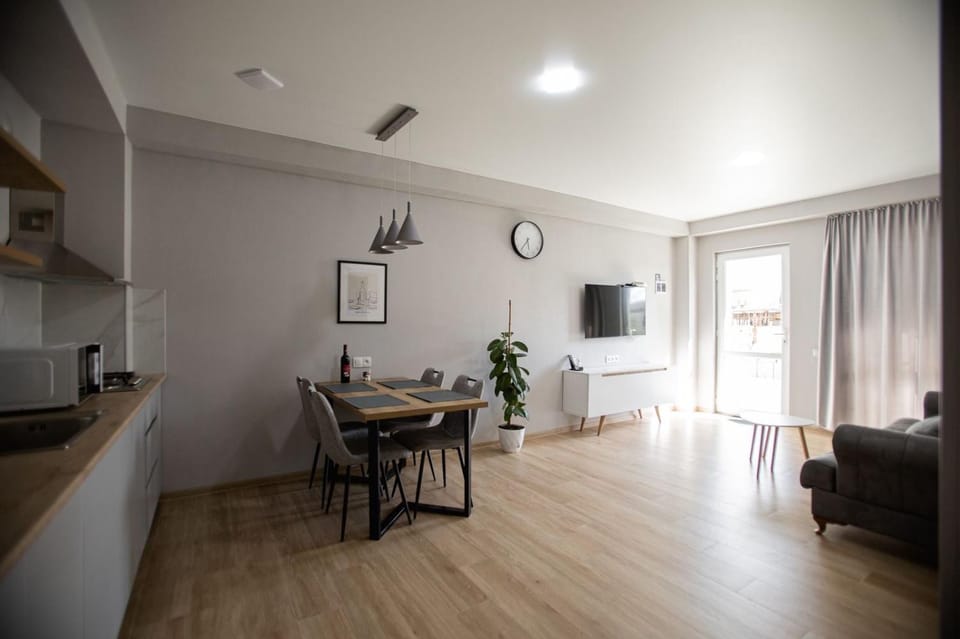TV and multimedia, Living room, Dining area