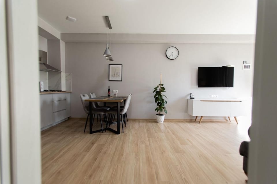 TV and multimedia, Kitchen or kitchenette, Dining area