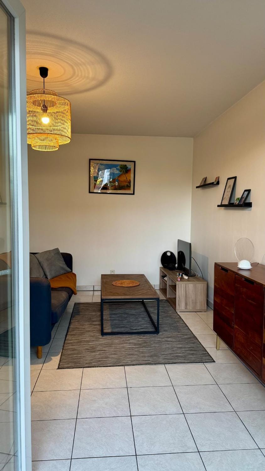 2 Chambres, Sécurisé, Parking, Climatisation, Eurexpo LDLC Arena Apartment in Auvergne-Rhône-Alpes