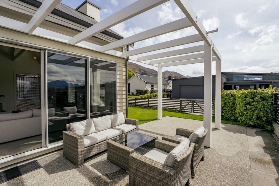 Tranquility on Parkhill House in Wanaka