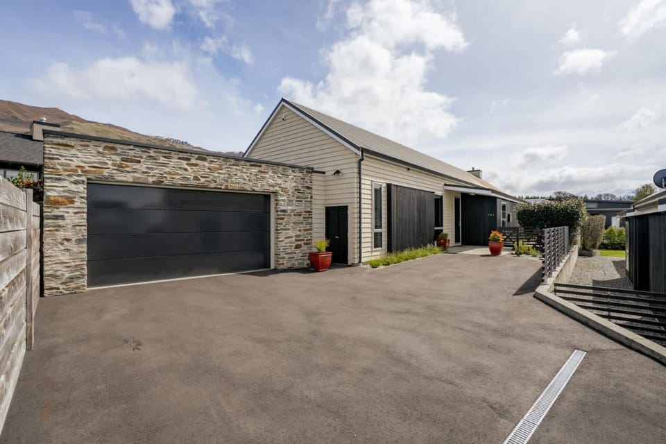 Tranquility on Parkhill House in Wanaka
