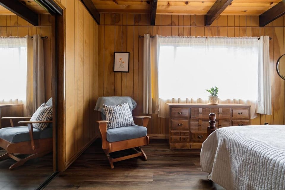 Hidden Pines Cabin - Nearby Snow & Play Cabin in Big Bear