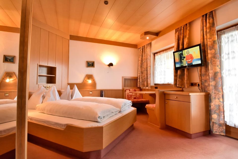 Pension Alpenhof Hotel in Trentino-South Tyrol