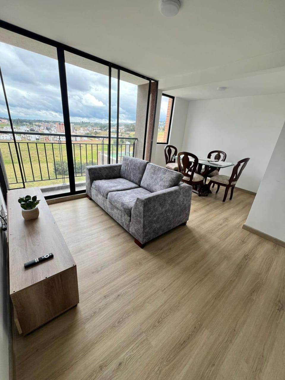 Apartamento completo cómodo con vista y todo cerca CC VIVA Apartment in Tunja