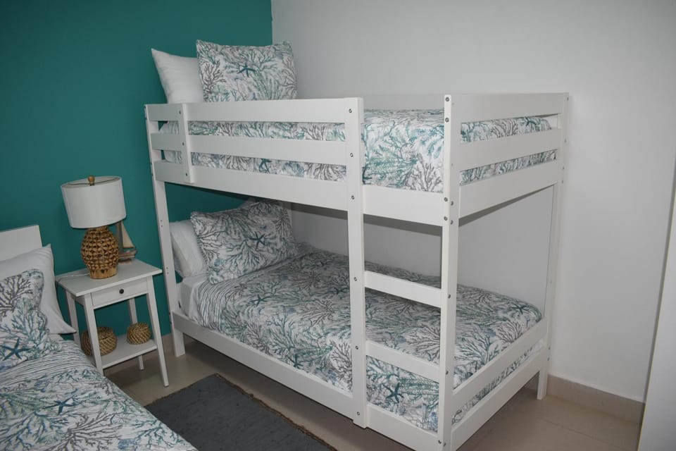 Guests, bunk bed