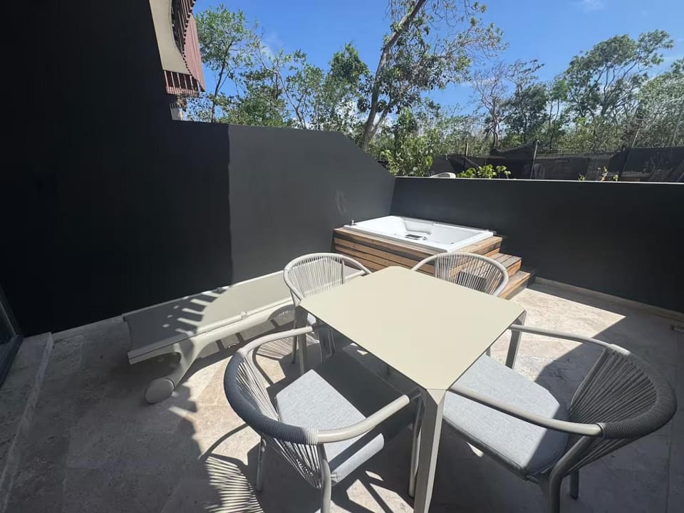 Patio, Day, View (from property/room), Balcony/Terrace
