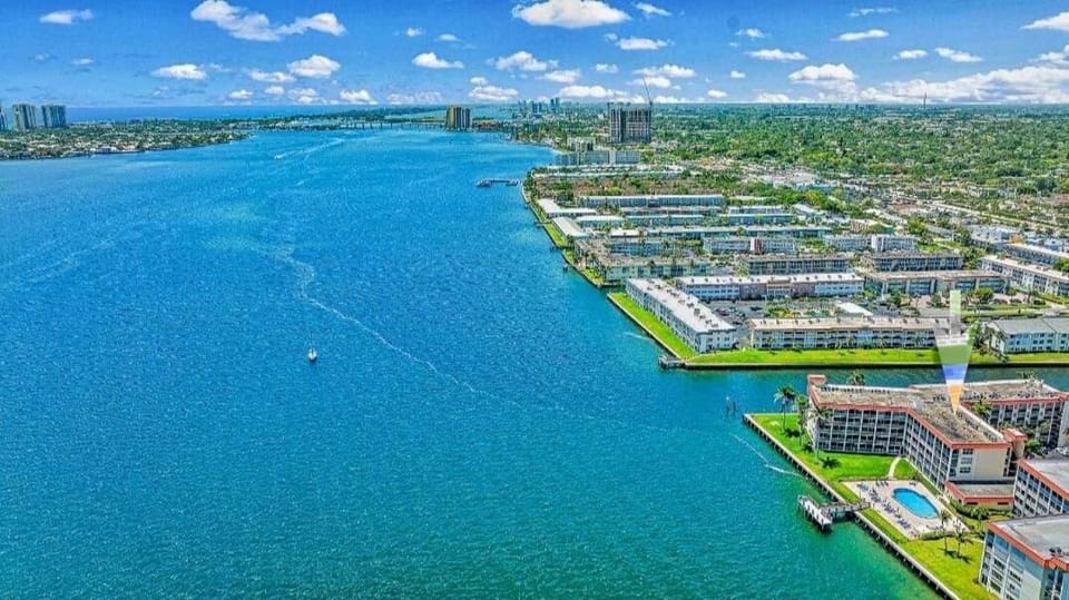 Bird's eye view, Sea view